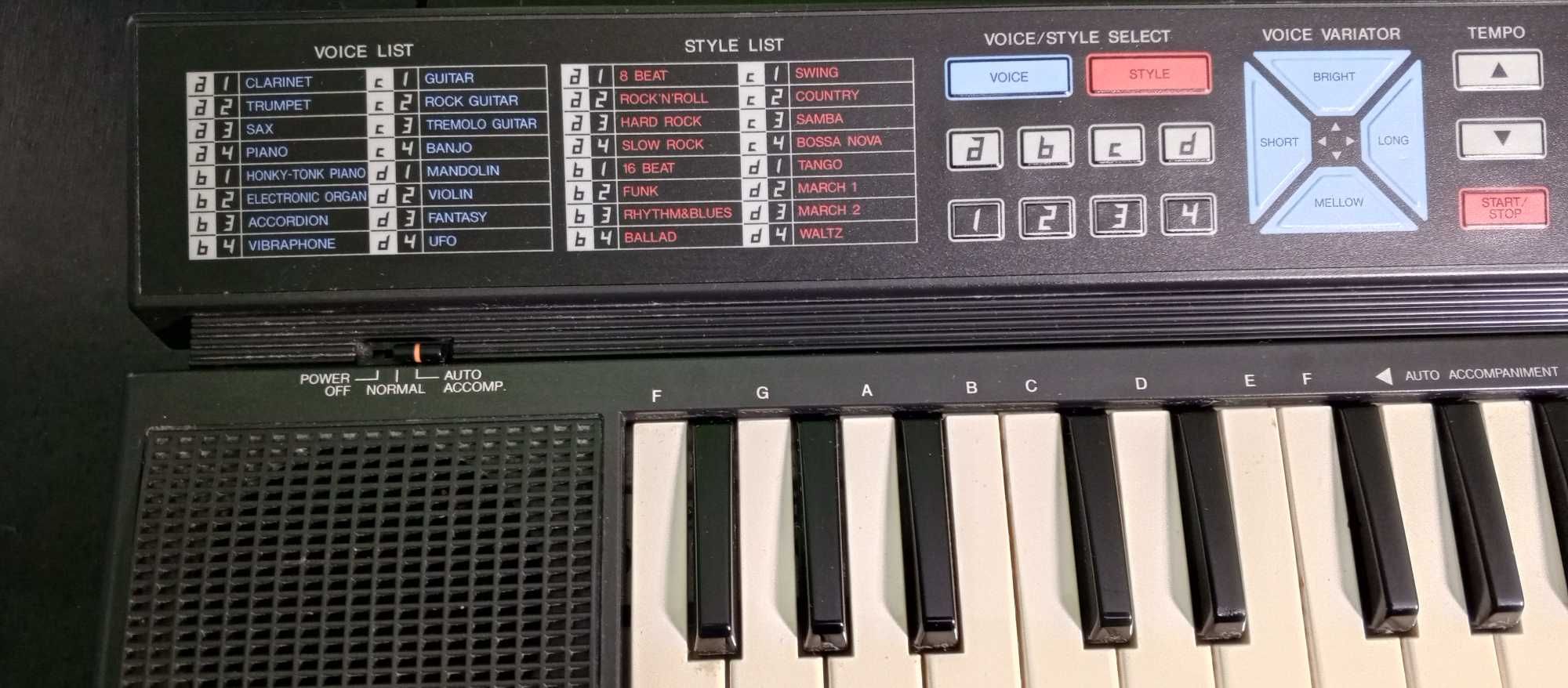 Yamaha PSS-100  Portasound Keyboard Syntezator Vintage Recorder