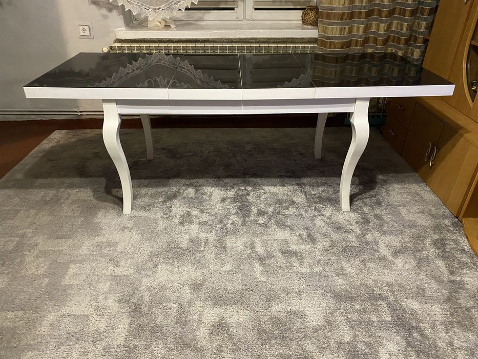 Stół rozkładany 12 osobowy z czarną szybą