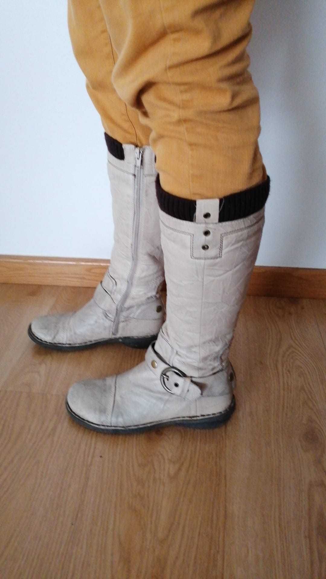 Botas em pele bege, tamanho 39, Marca ALDO