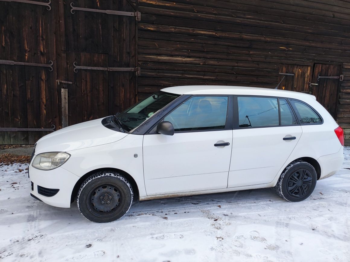 Skoda Fabia kombi . Sprzedam , zamienię na dostawczy .