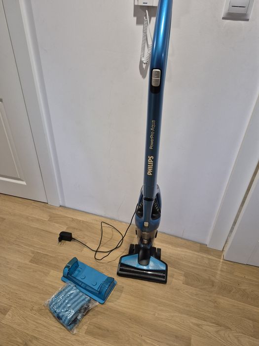 Odkurzacz pionowy Philips Power Pro Aqua