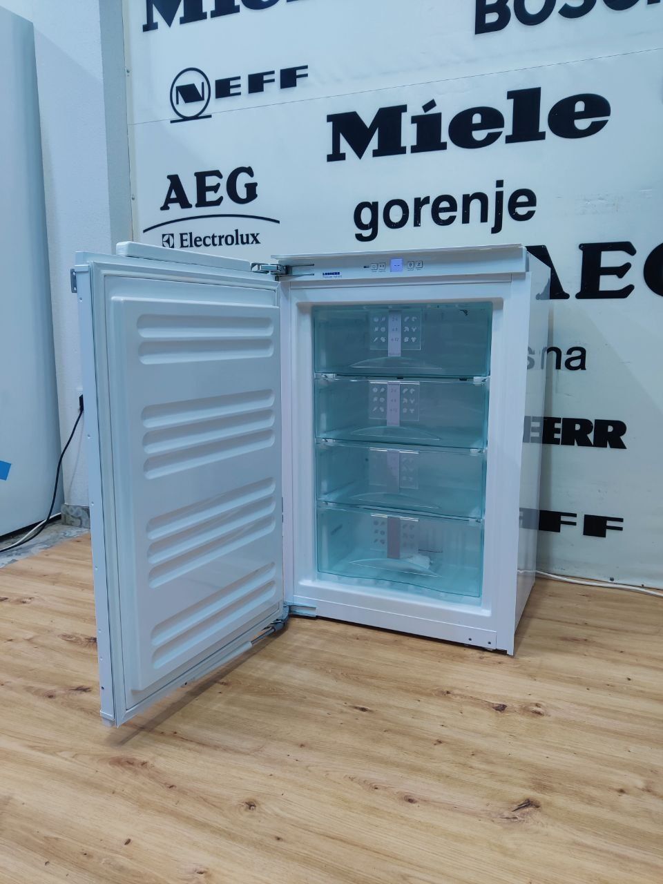 LIEBHERR™ PREMIUM IGN 1654. NoFrost!  Вбудована морозильна камера . Ge