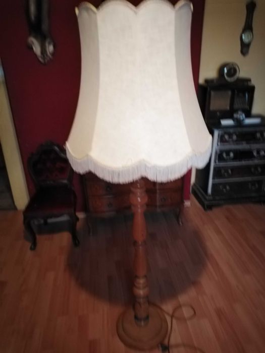 Lampa z abażurem