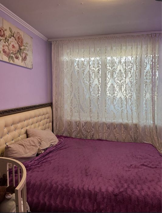 Продам 2х кімнатну сталінку власник центр 57 кв.м