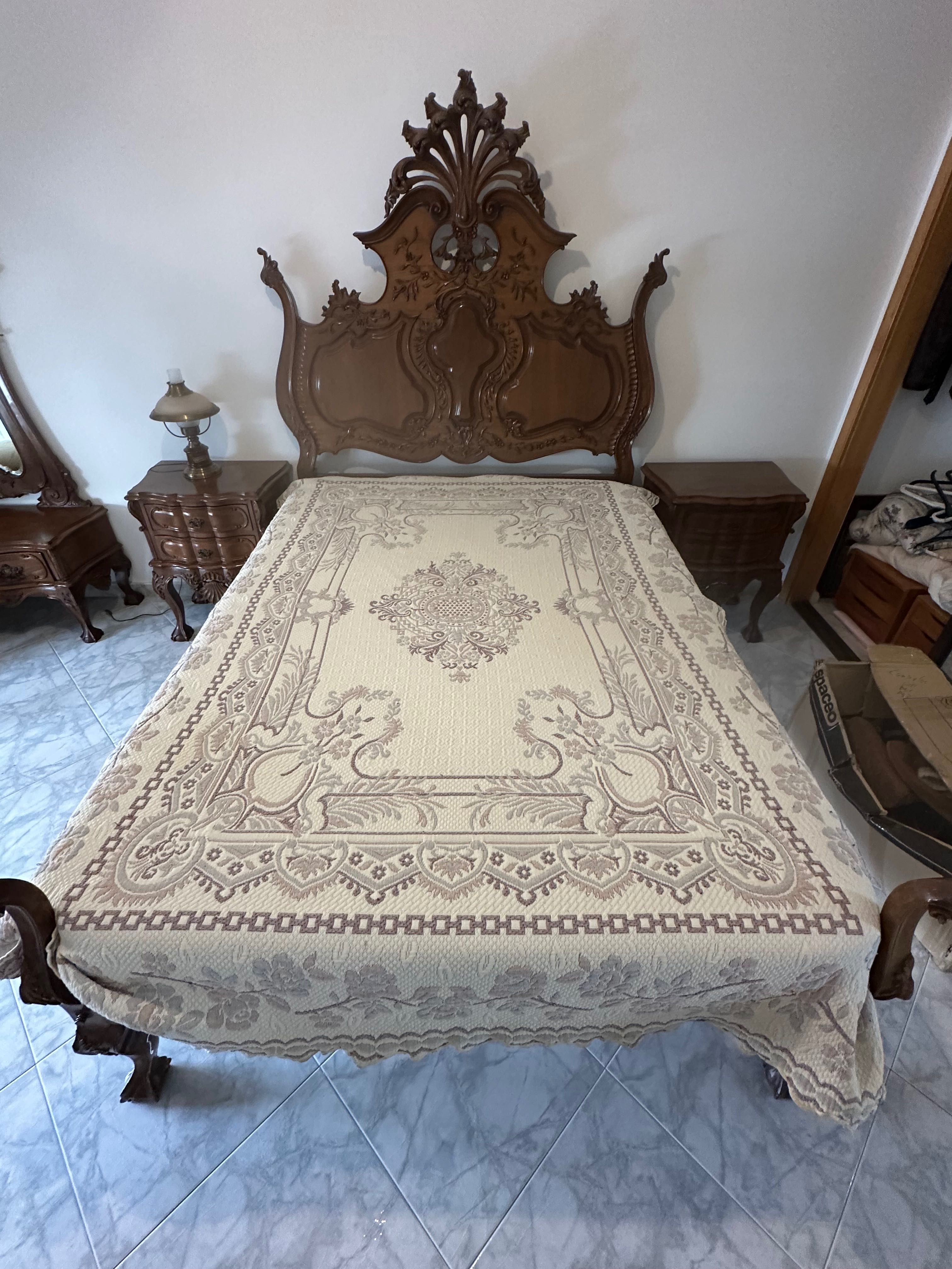 Mobilia de quarto estilo antigo