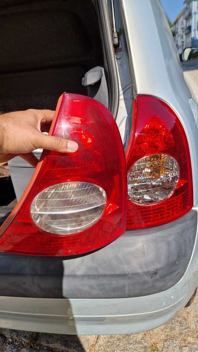Farol traseiro direito Renault Clio II fase II de 2002