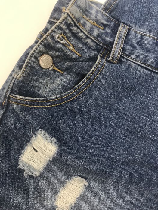 Продам джинсовый комбез-шорты