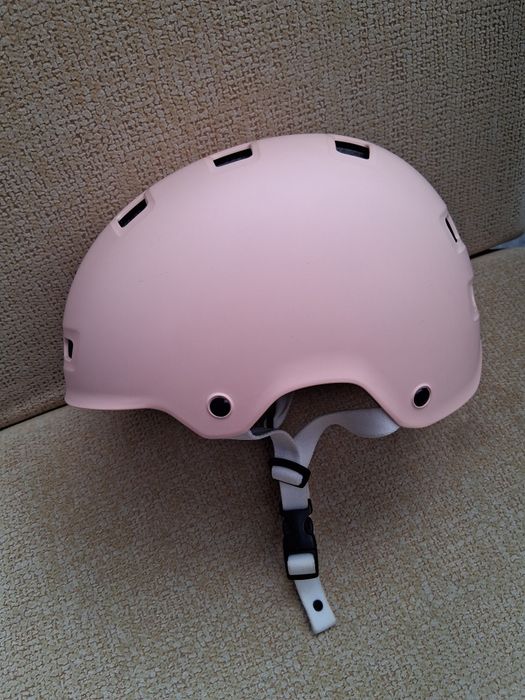Capacete da marca oxelo