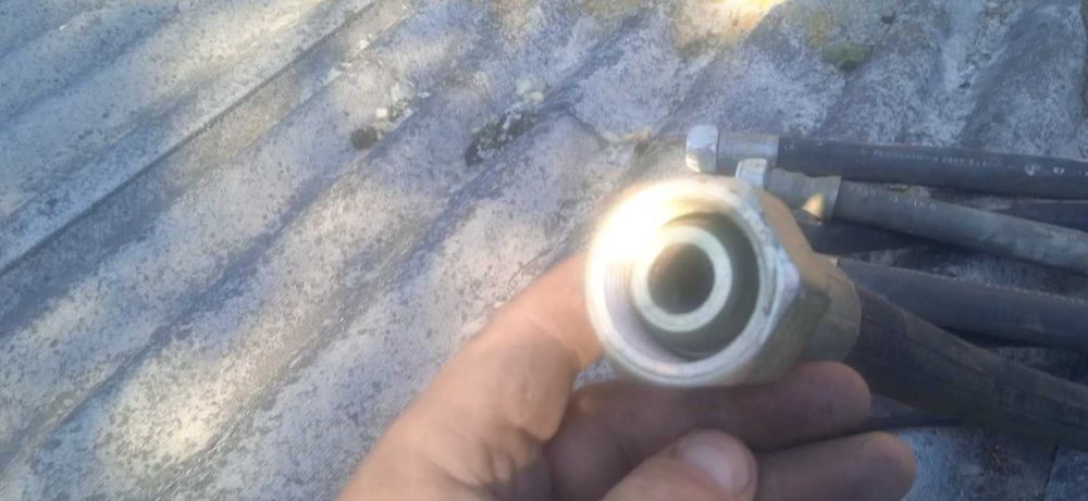 Гідравлічний шланг до тракторної техніки