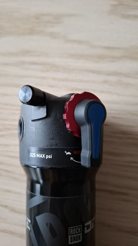 RockShox deluxe select + RT 205×65