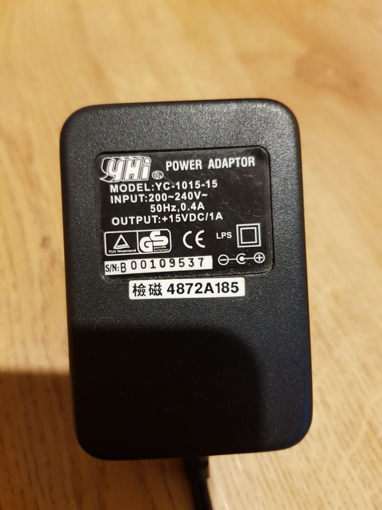 Adapter Zasilacz Yhi YC-1015 15  200-240V 50Hz 0.4A