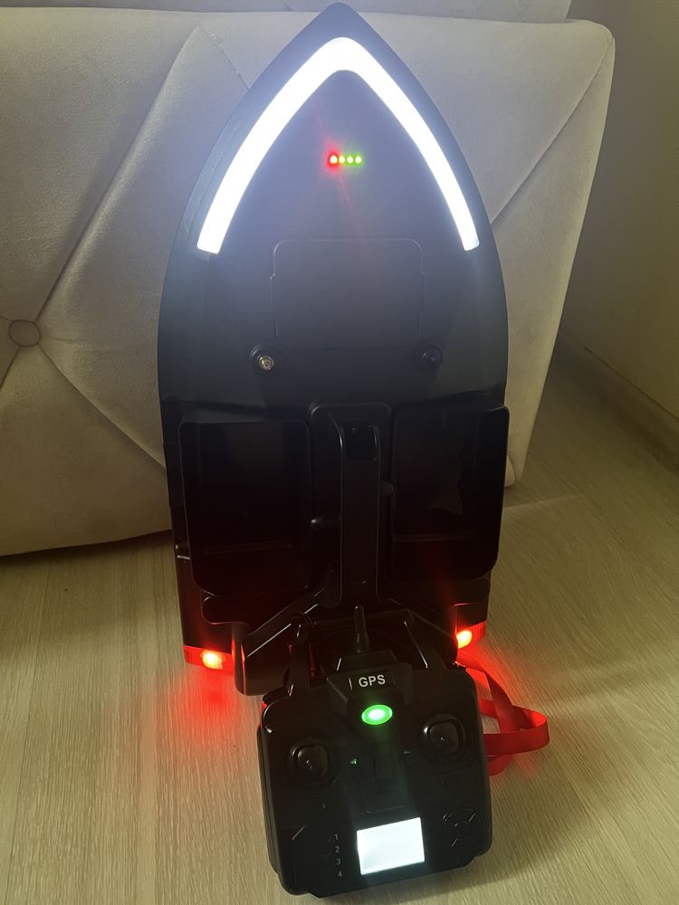 Кораблик flaytec v020 GPS 40 точок 12 000 ампер акумулятор
