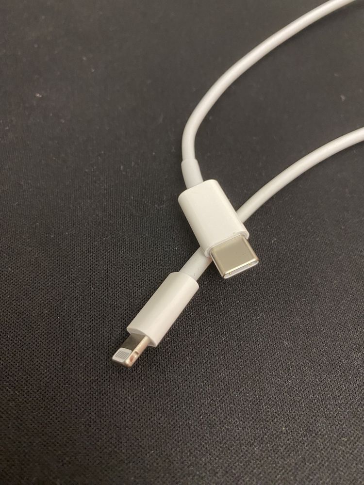 Кабель Apple USB-C to Lightning 1m