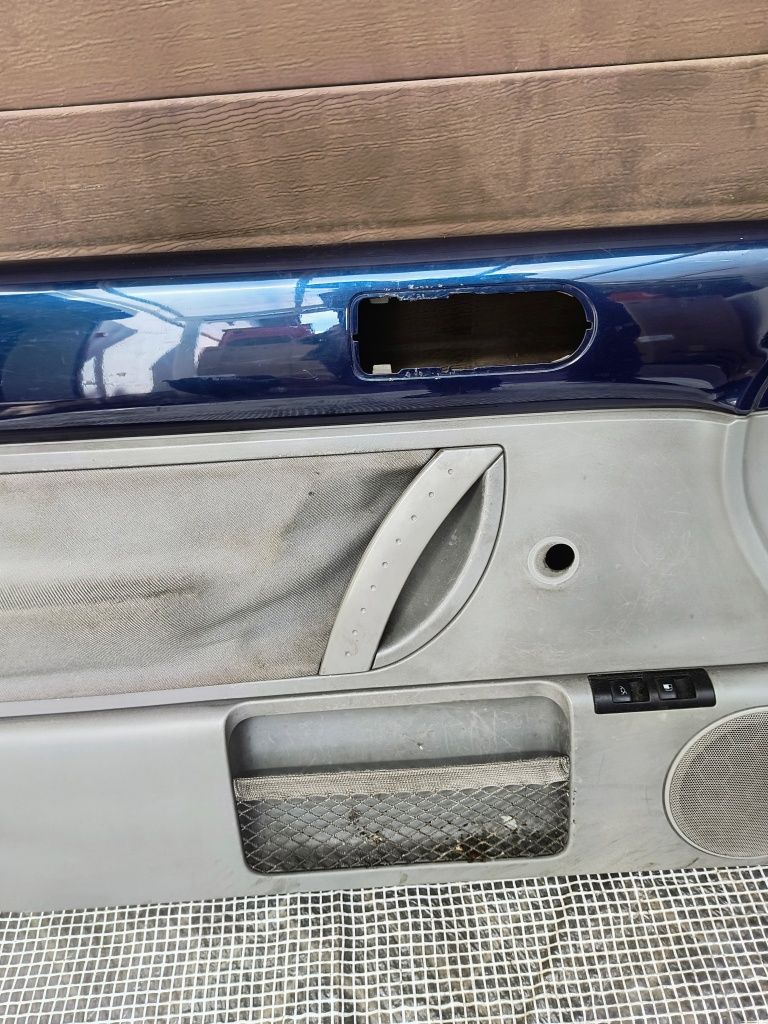 Volkswagen new Beetle boczki prawy lewy komplet wysyłka granatowe