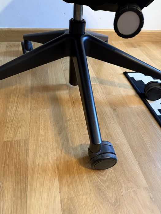 Krzesło na kółkach biurowe STEELCASE Please V2