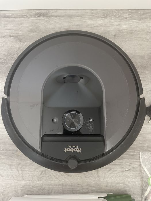 iRobot Roomba i7