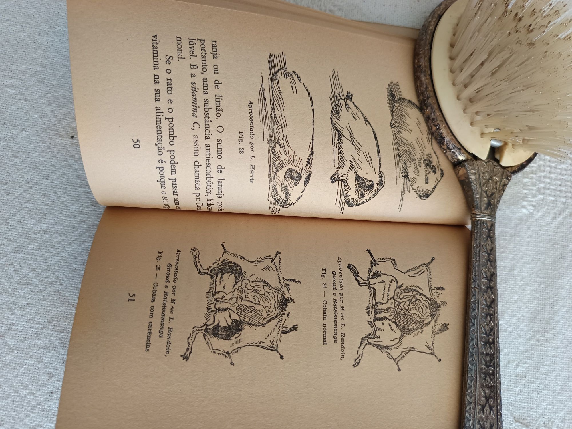 Livro As vitaminas "Suzanne Gallot. 1970.