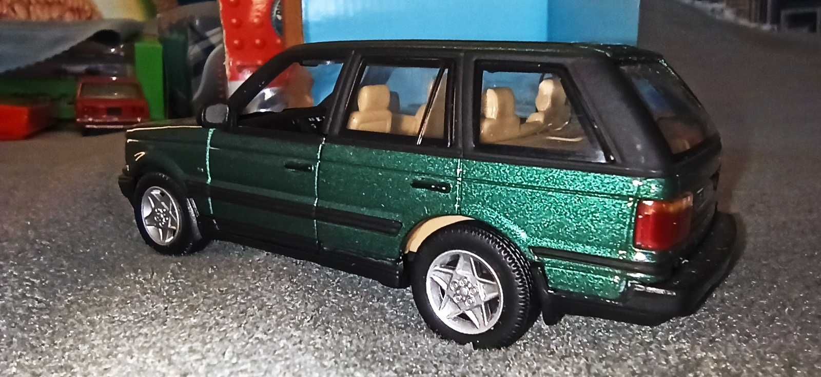 Range Rover 1:43 Cararama, модель автомобиля Рейндж Ровер