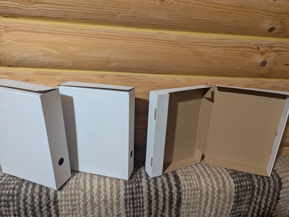 Канцелярські папки з картону