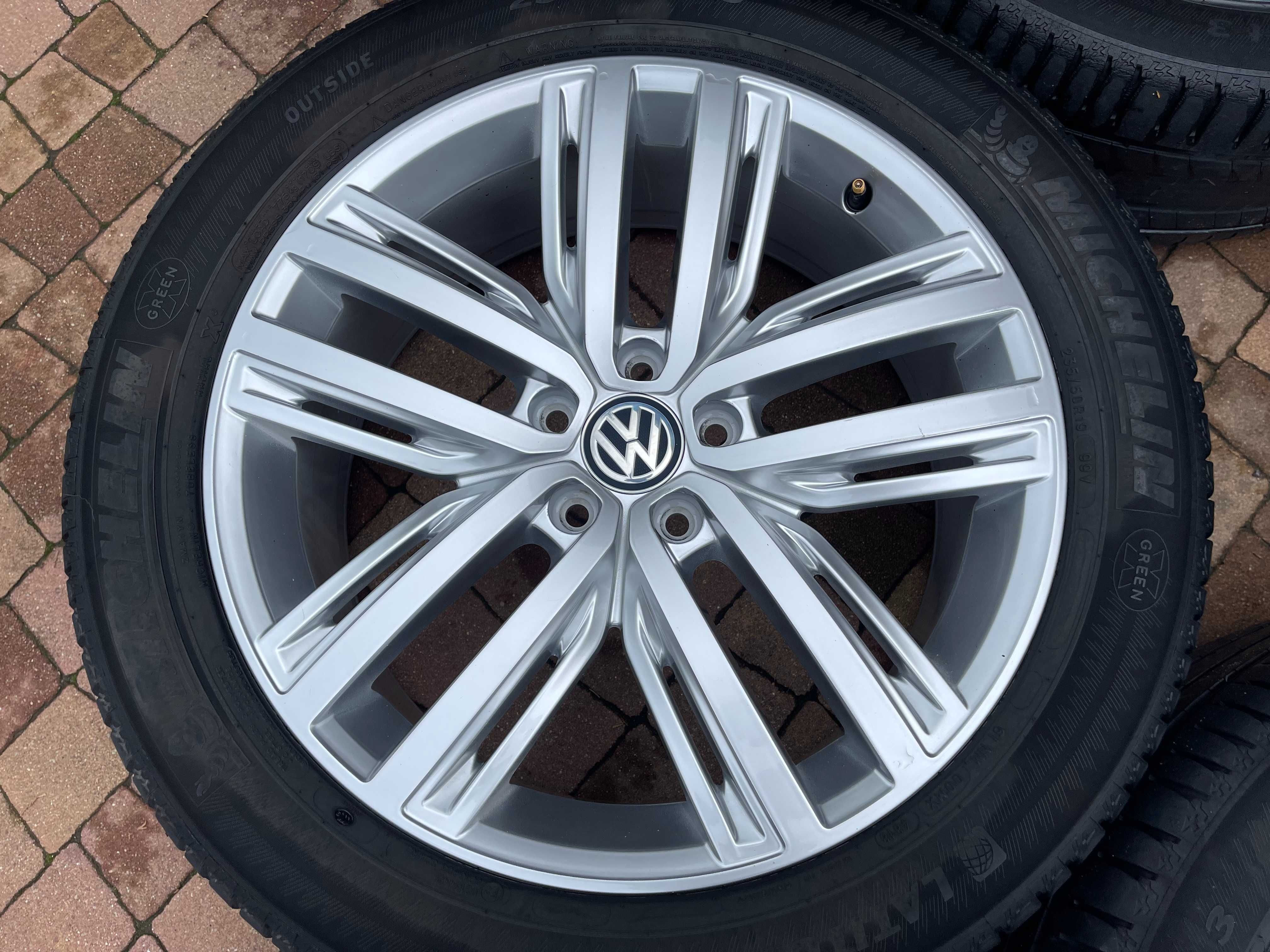 3907. Alufelgi 19" Vw Tiguan II oryginalne 5x112 7Jx19 ET43 proste
