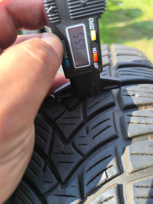 205/60/R16	Esa + Tecar 	Supergrip 9hp	2016r	96H	4szt	6,5mm zima 132AZ
