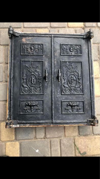 Продам чугунные дверцы для руской/помпепейской печи, печного комплекса