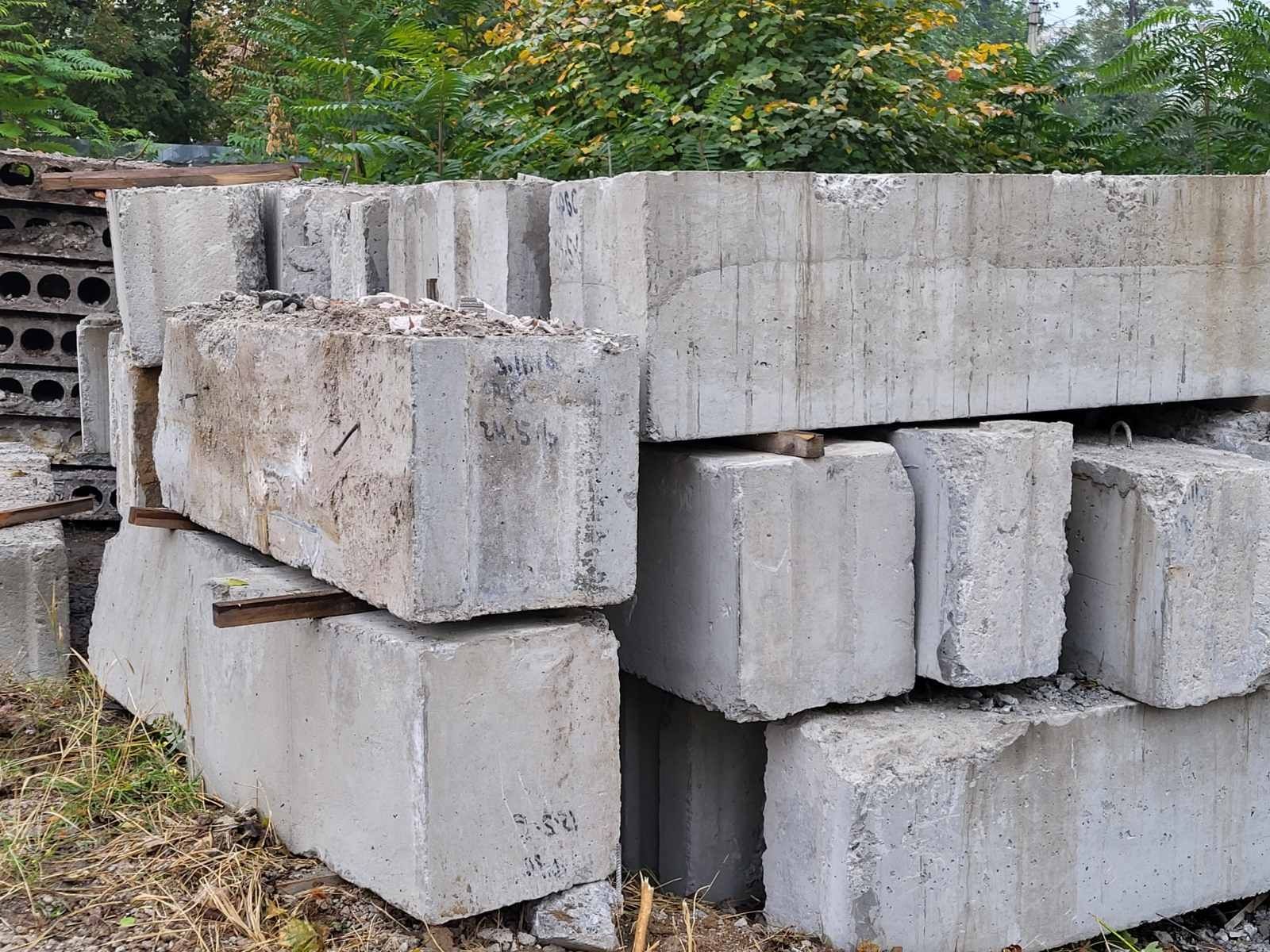 Продам блоки фундаментние  3,4,5,6