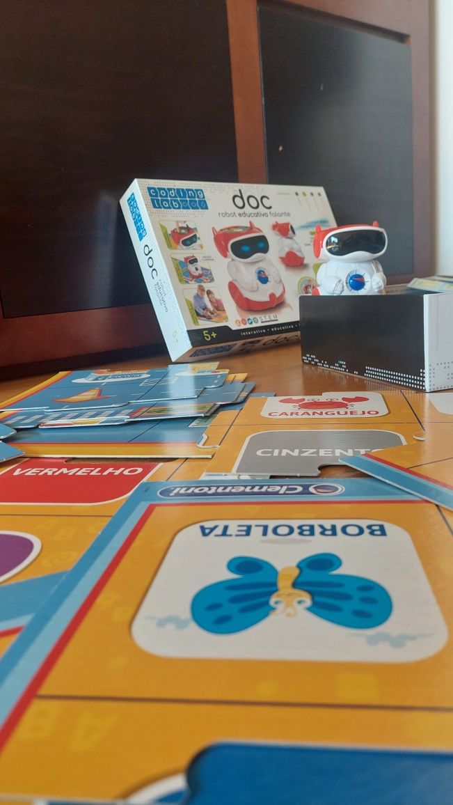 DOC - Robô Educativo que Fala - Clementoni
