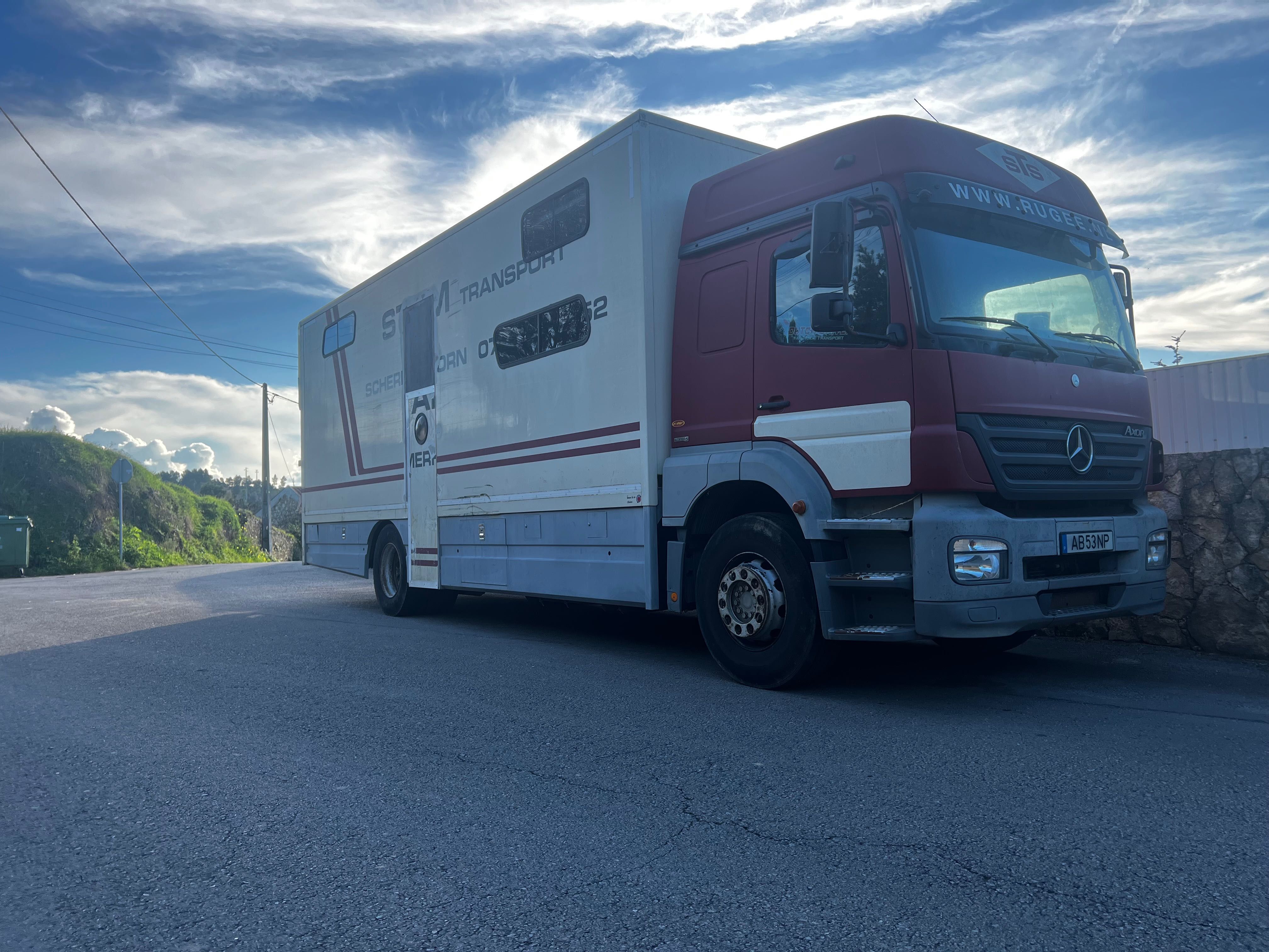 Vendo Mercedes Axor 2011