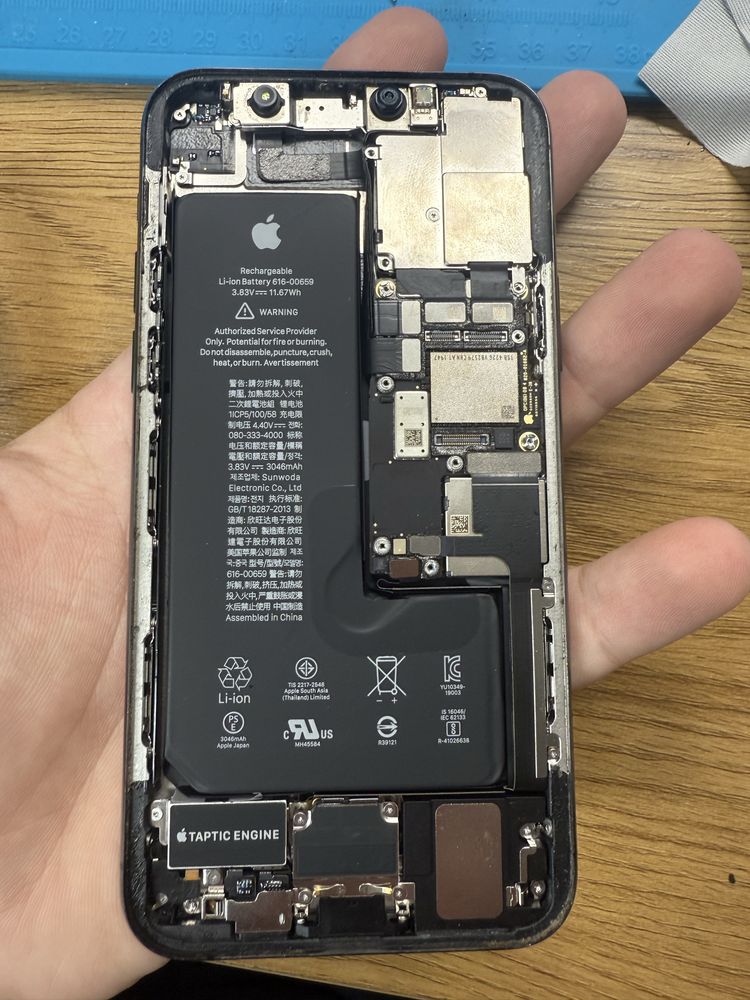 Sprzedam Iphone 11 pro na części Płyta głowna, Aparat,  korpus