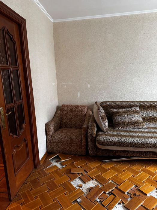 Отдам шкафы, кресла и кровать