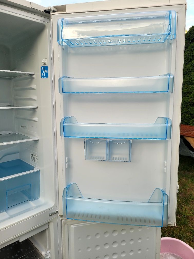 Lodówka  BEKO CSA34000VR