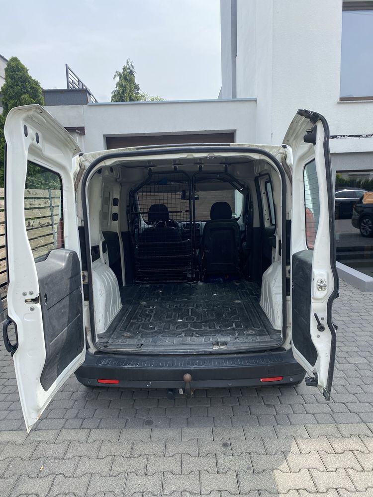 Fiat doblo 1,6 d pelna faktura vat