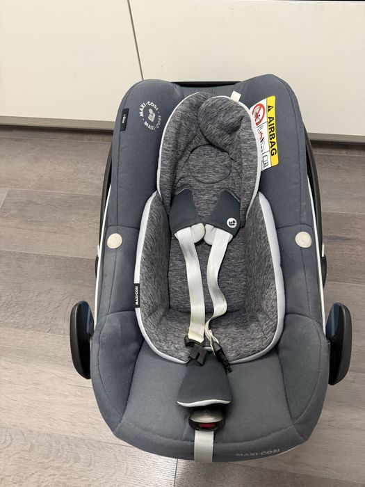 Автокрісло MAXI-COSI Pebble Pro i-Size (Essential Grey)