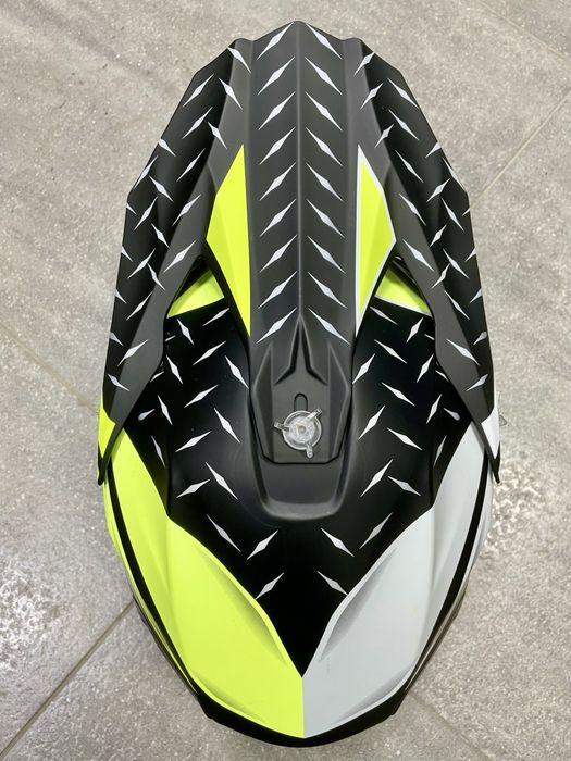 Продам новый шлем Airoh Twist