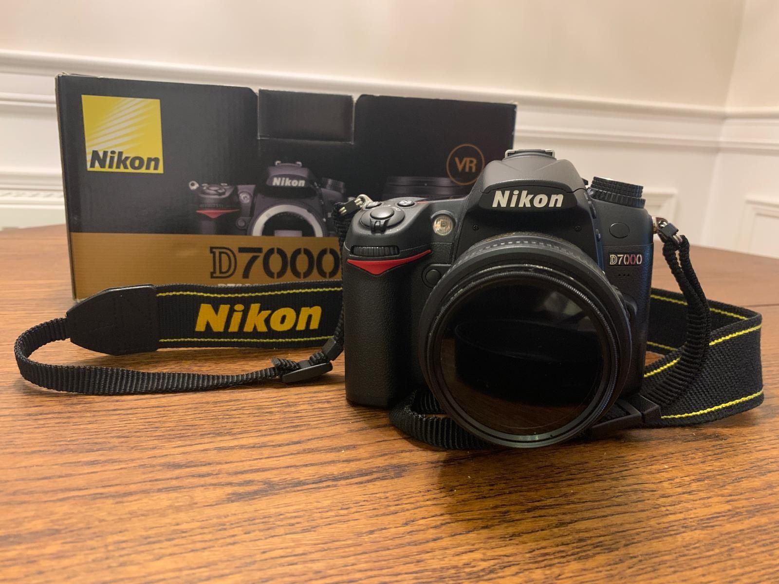 Nikon D7000, obiektyw Nikkor 1.8 35mm, torba, pilot, statyw, filtry