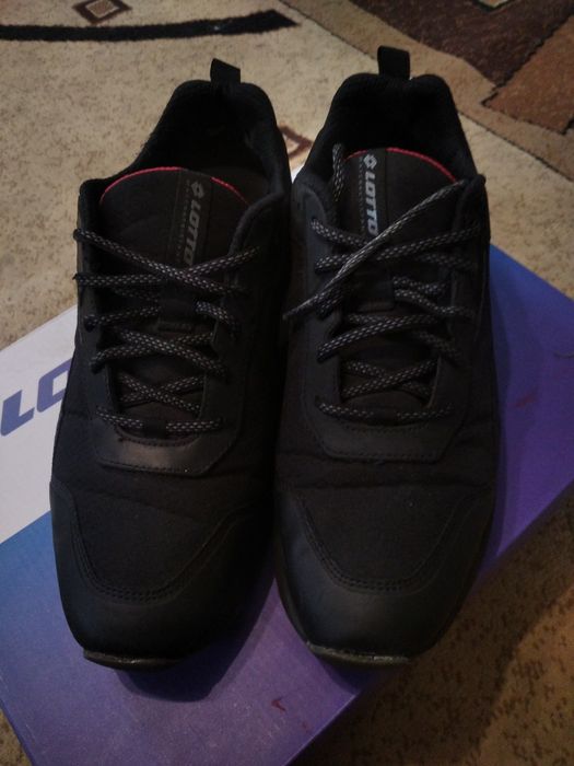 Кросівки Lotto 43 розмір