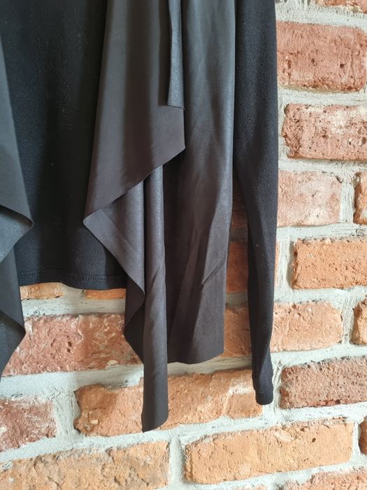 Czarna otwarta narzutka