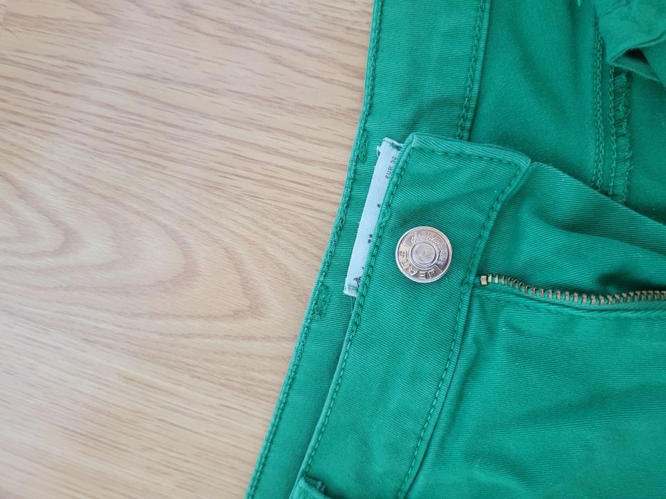 Zielone spodenki dziewczece Stradivarius 32