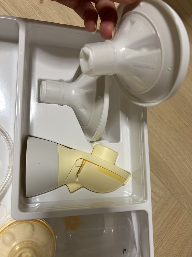 Laktator dwufazowy Medela Swing Flex zestaw