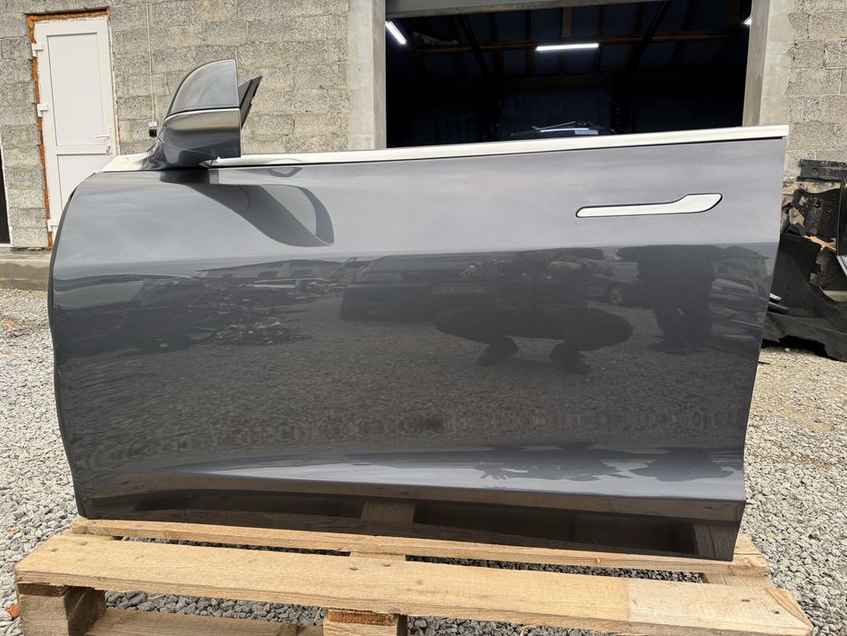 Двері до Tesla model 3 Тесла модель 3 перід ліва сіра