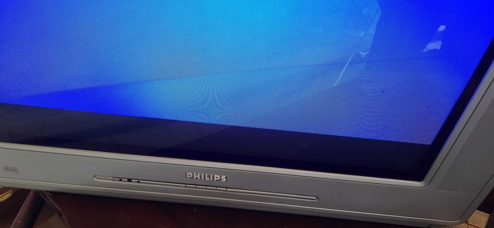 Телевізор PHILIPS 72діагональ