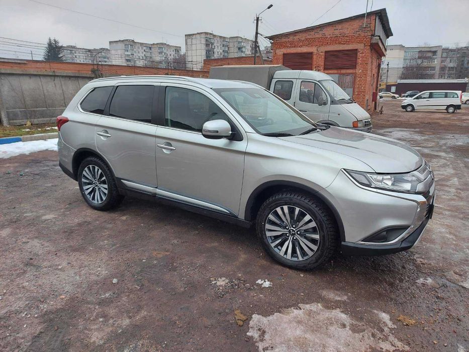 Продам Mitsubishi Outlander
