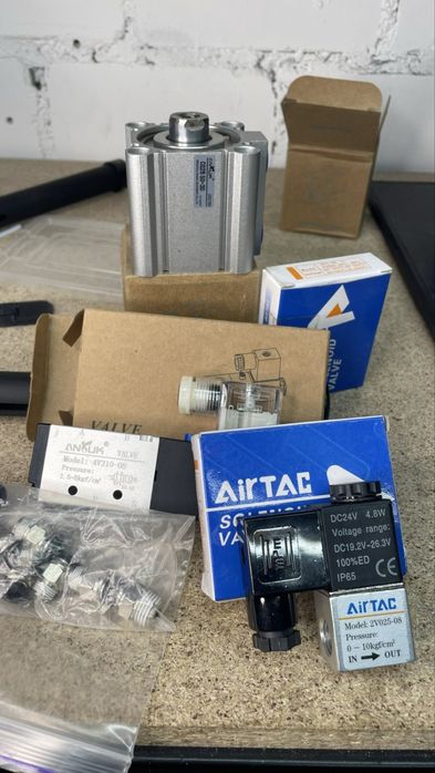 Пневмоциліндр  пневмоклапан