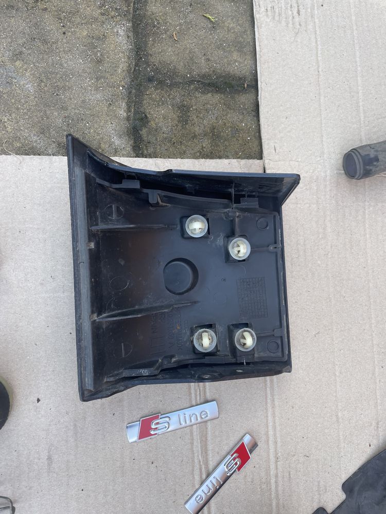 Накладка крила Audi Q7 4L ліва 4L0854959A