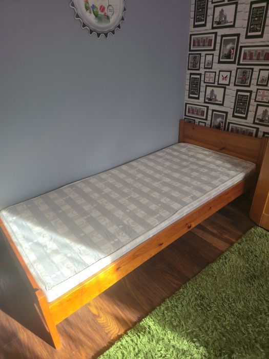 Łóżko sypialniane 2m na 0.9m