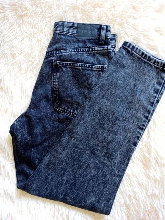 Продам джинси зовсім нові ,один раз одягала, sinsay ,36 розмір
300 гри