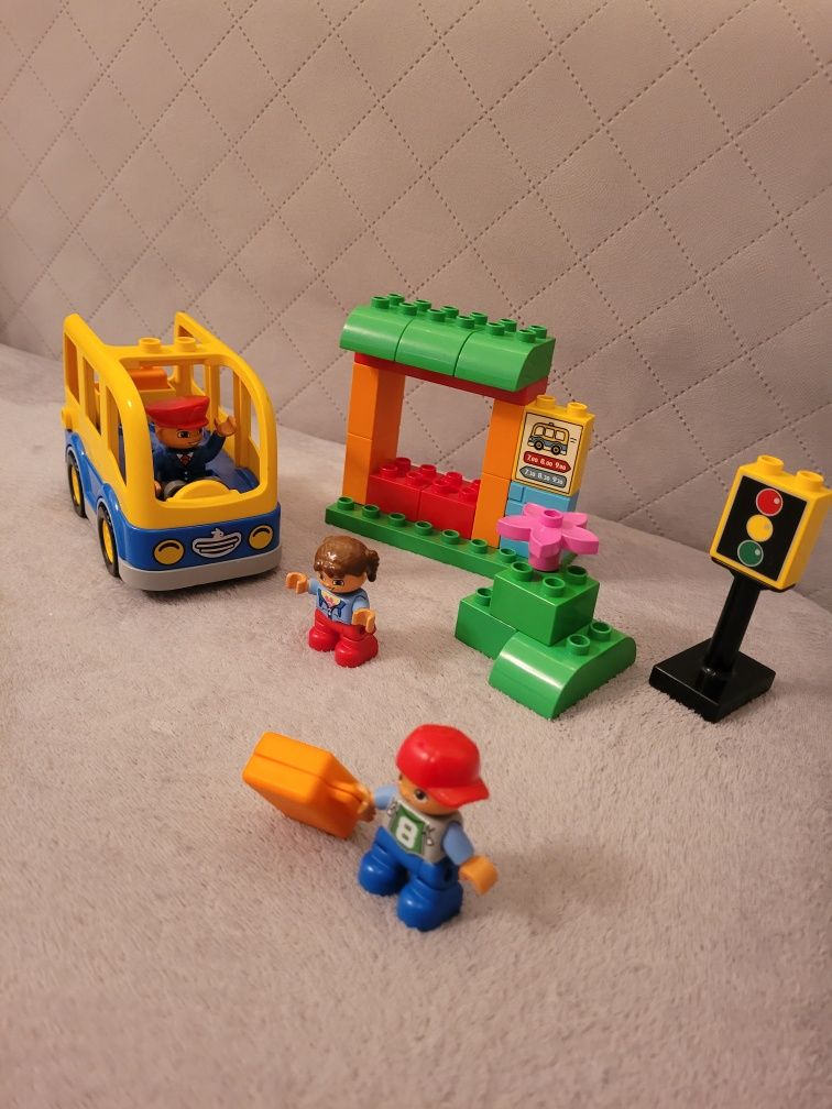 Autobus szkolny Lego Duplo 10528