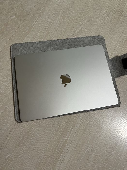 MacBook AIR 15 серебристый