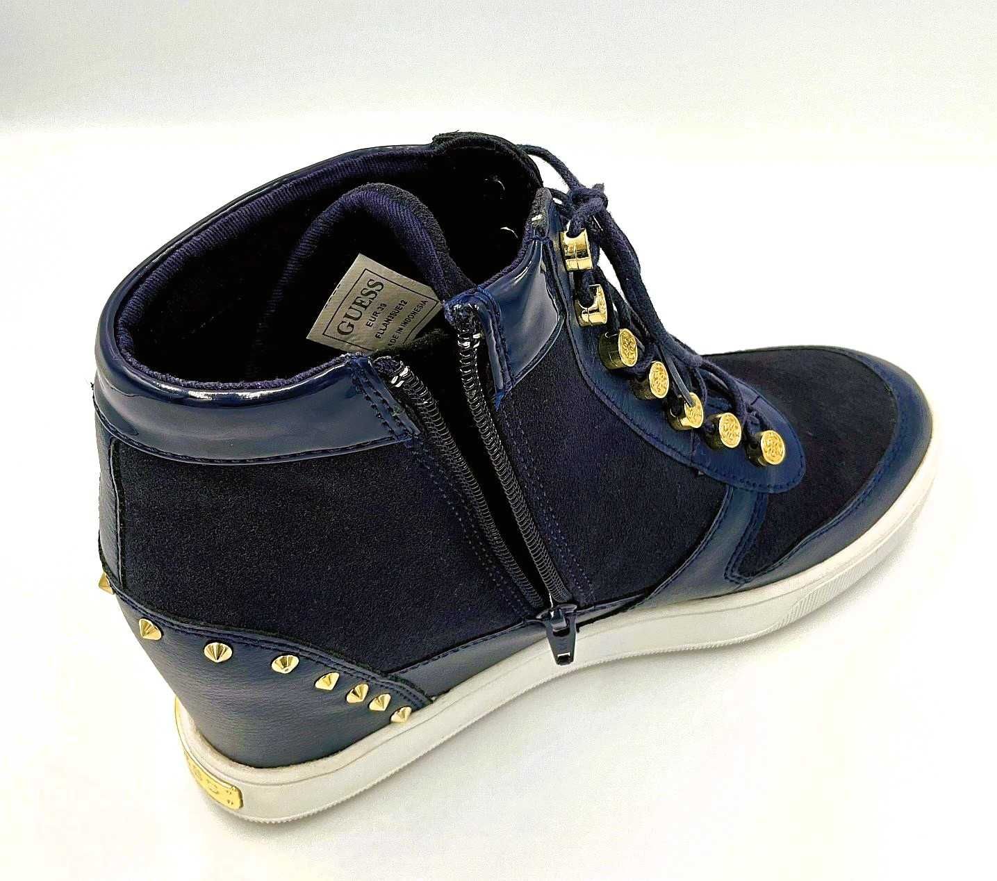 Guess Blue Jeans sneakersy na koturnie na suwak 39